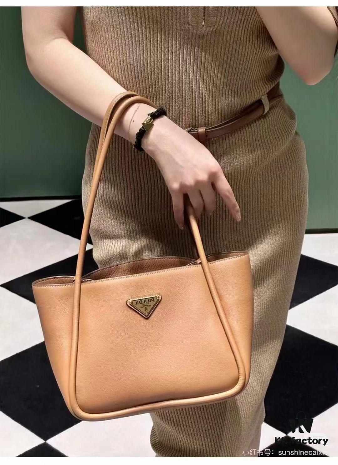 6930b55a6e68136f4d9ade53 Prada Mini Tote with Box, 24 New Arrival! Known as the 'Little Vegetable Basket', Made of Cow Leather with Triangle Logo, Exceptionally Minimalist and Versatile