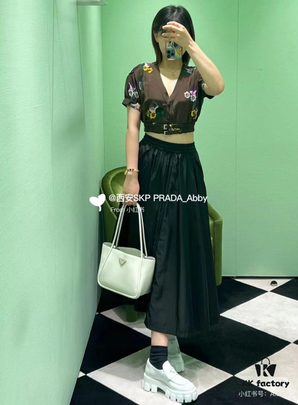 6930b55f6e68136f4d9ade58 Prada Mini Tote with Box, 24 New Arrival! Known as the 'Little Vegetable Basket', Made of Cow Leather with Triangle Logo, Exceptionally Minimalist and Versatile