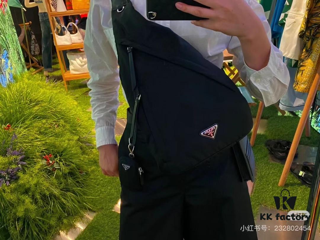 6930b56d6e68136f4d9ade72 PRADA! 100% Authentic! Latest Model Chest Bag, Shoulder Bag! Imported parachute waterproof fabric, genuine Lamborghini zipper, pure brushed metal hardware, two front zippered pockets, lined with imported velvet filling for a soft, elastic touch that's neither stiff nor rigid — absolutely amazing!