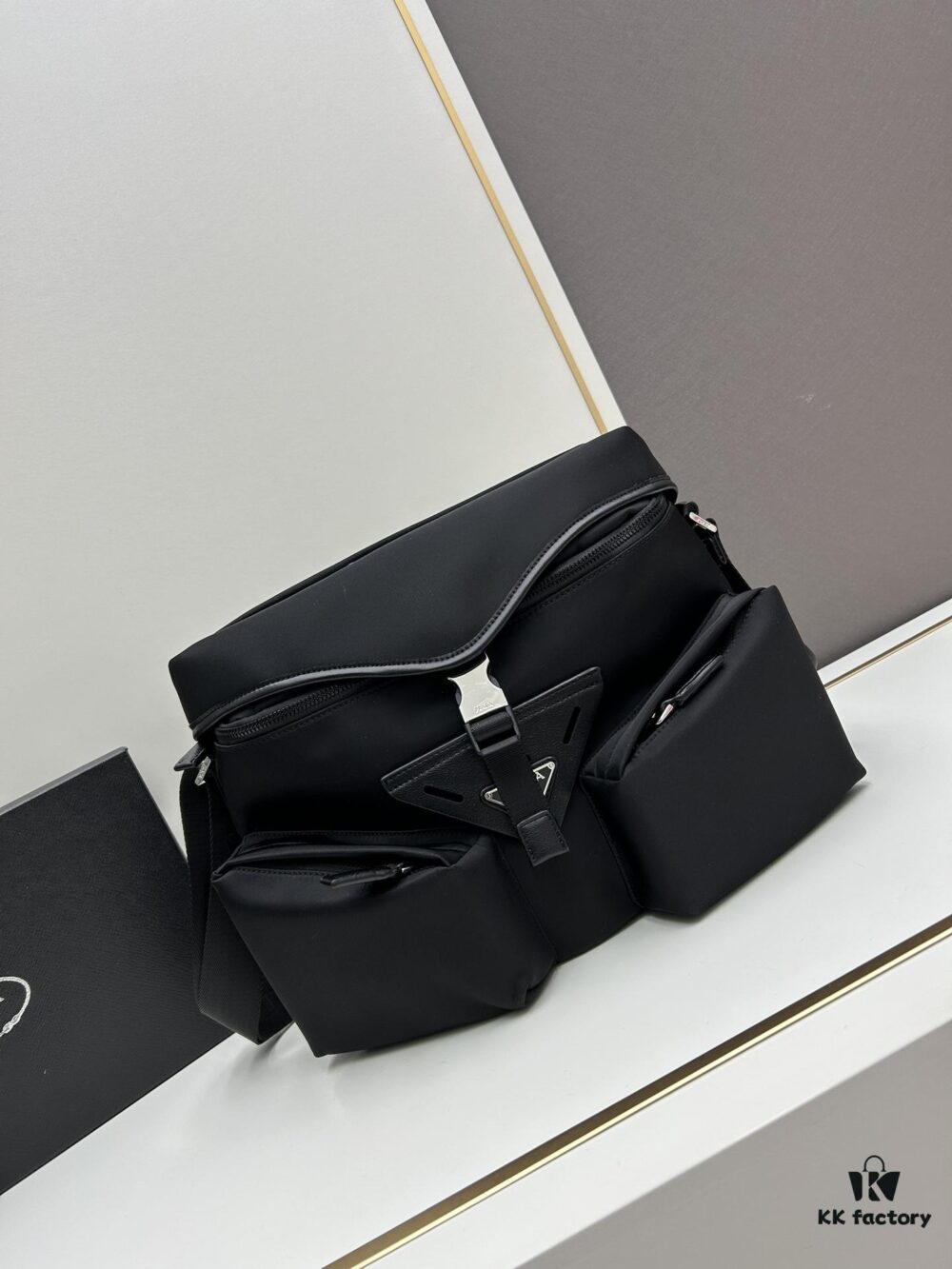 6930b5736e68136f4d9ade7e Prada 24SS Inner Liner with Box – A Must-Have for Stylish Men and Women