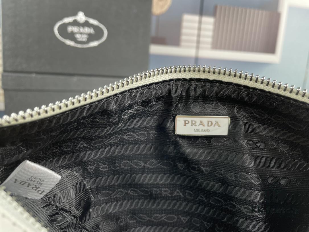 6930b60b6e68136f4d9adf86 Prada 21K Tri-Fold Cross Texture Triangle Bag with Box
