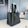 6930b61c6e68136f4d9adfa4 Large Leather Tote Bag with Box @Charlene Choi Sa WITH PRADA