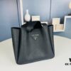 6930b61c6e68136f4d9adfa5 Large Leather Tote Bag with Box @Charlene Choi Sa WITH PRADA