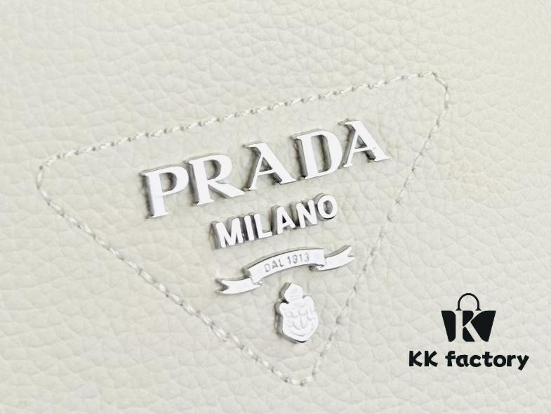 6930b6206e68136f4d9adfad Large Leather Tote Bag with Box @Charlene Choi Sa WITH PRADA