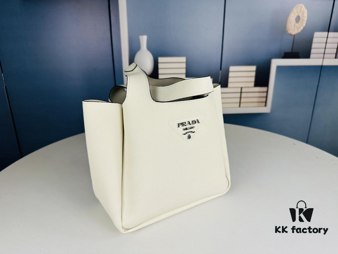 6930b6206e68136f4d9adfae Large Leather Tote Bag with Box @Charlene Choi Sa WITH PRADA