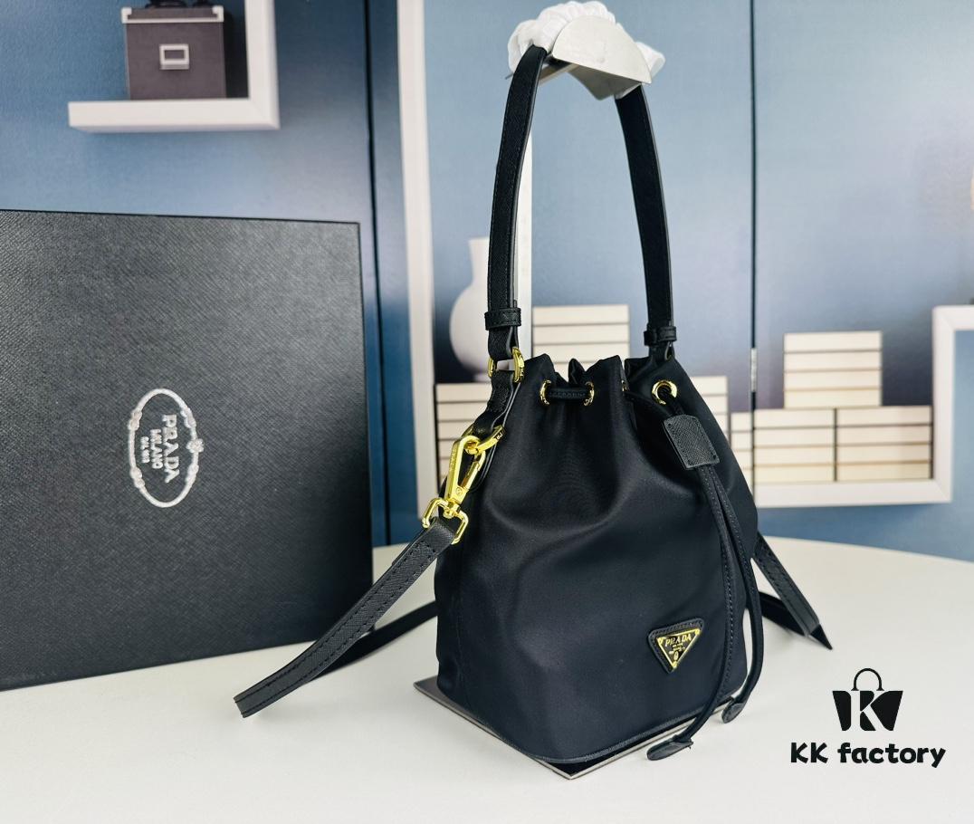 6930b6236e68136f4d9adfb5 Adorable Prada Mini Bucket Bag with Box, Size: Base Length 16 x Opening Length 23 x Height 18 x Thickness 10, Model No. 067
