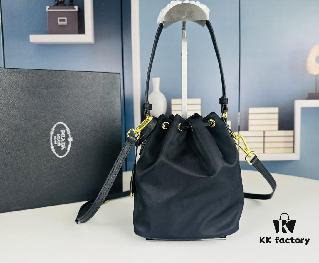 6930b6246e68136f4d9adfb6 Adorable Prada Mini Bucket Bag with Box, Size: Base Length 16 x Opening Length 23 x Height 18 x Thickness 10, Model No. 067