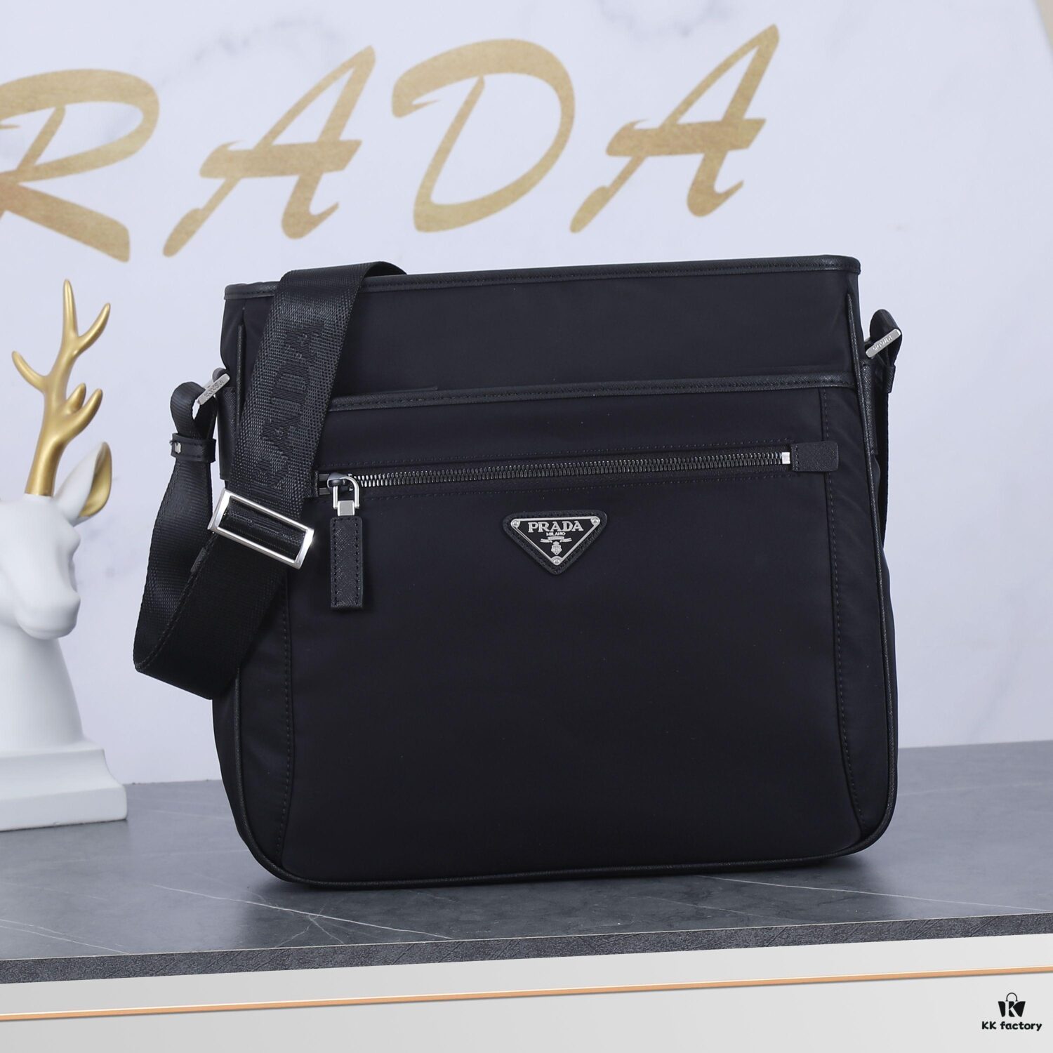 6930b6396e68136f4d9adfd7 PRADA Men's Shoulder Bag, Classic Bestseller Model, Lightweight Original Waterproof Fabric, High-Quality Craftsmanship, 2VG953 Size: W31 x H29 x D7