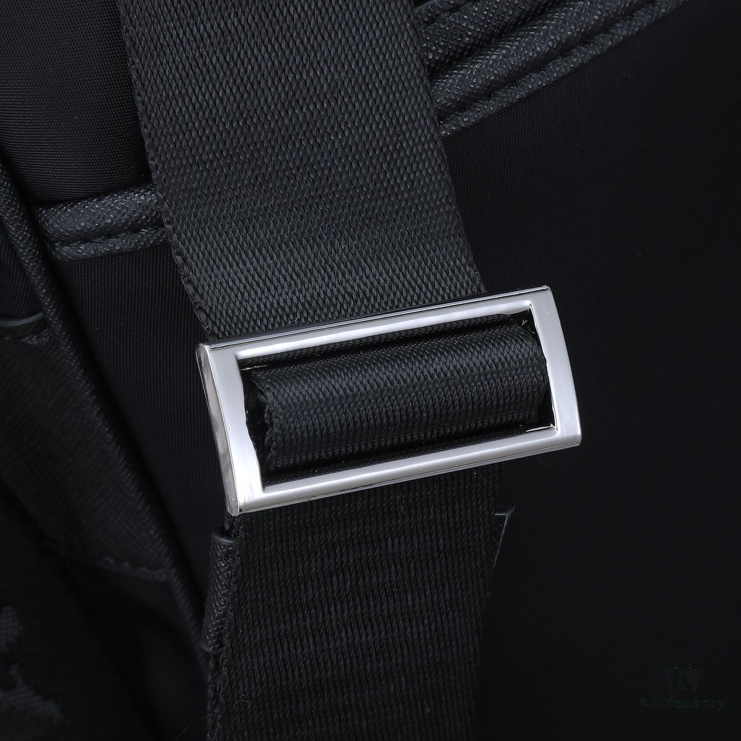 6930b6406e68136f4d9adfe0 PRADA Men's Single Shoulder Bag, Classic Official Bestseller, Lightweight Original Waterproof Fabric, Model 002 Size: W24 x H28 x D8