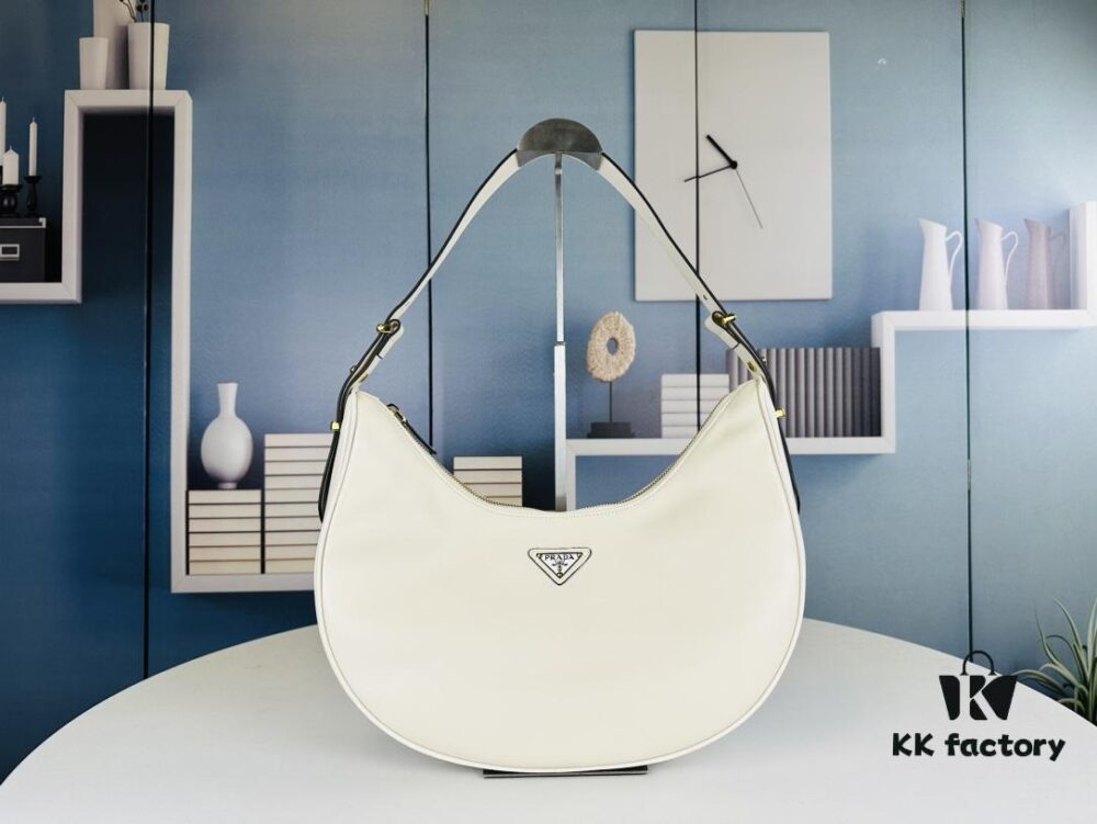 6930b6436e68136f4d9adfe5 New Prada Arque Shoulder Bag | Fashionable High-Street Style – Instantly Achieve Sweet and Cool Girl Vibes