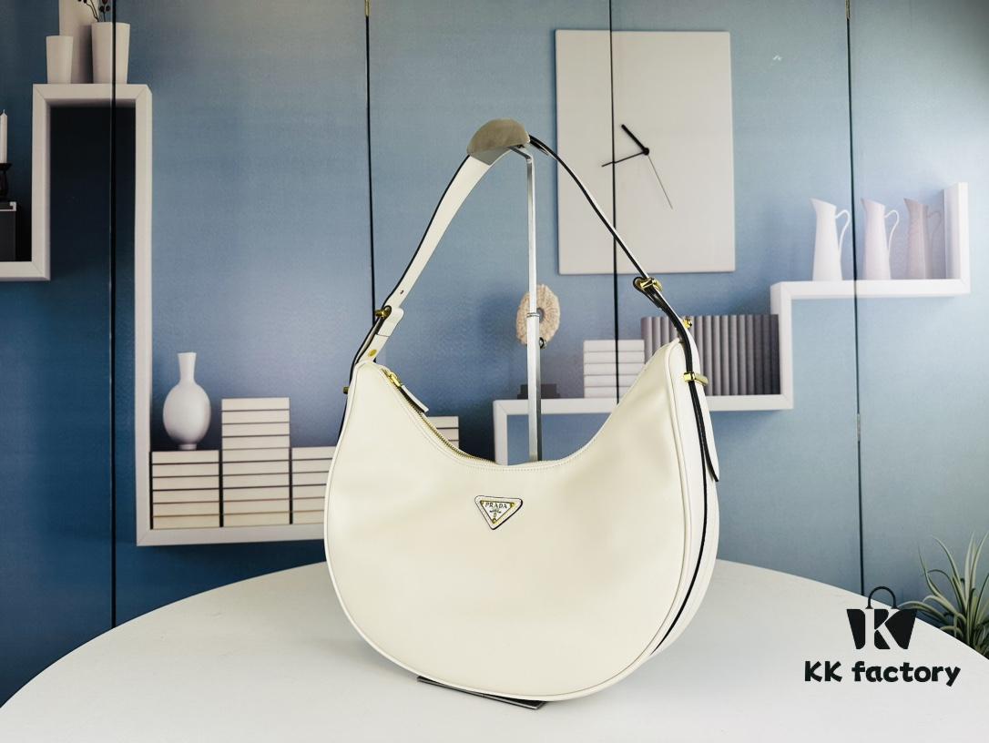 6930b6456e68136f4d9adfe8 New Prada Arque Shoulder Bag | Fashionable High-Street Style – Instantly Achieve Sweet and Cool Girl Vibes