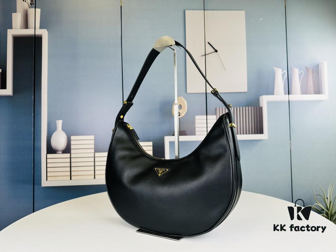 6930b6496e68136f4d9adff1 New Prada | Fashionable High-Street Style – Instantly Achieve Sweet and Cool Girl Vibes