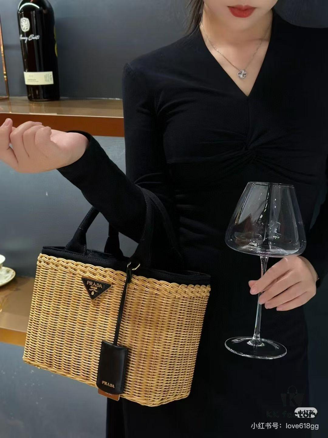 6930b66f6e68136f4d9ae030 Prada-Inspired Palm Leaf and Leather Woven Tote Bag – Vacation-Ready Fashion, Handheld or Shoulder Carry