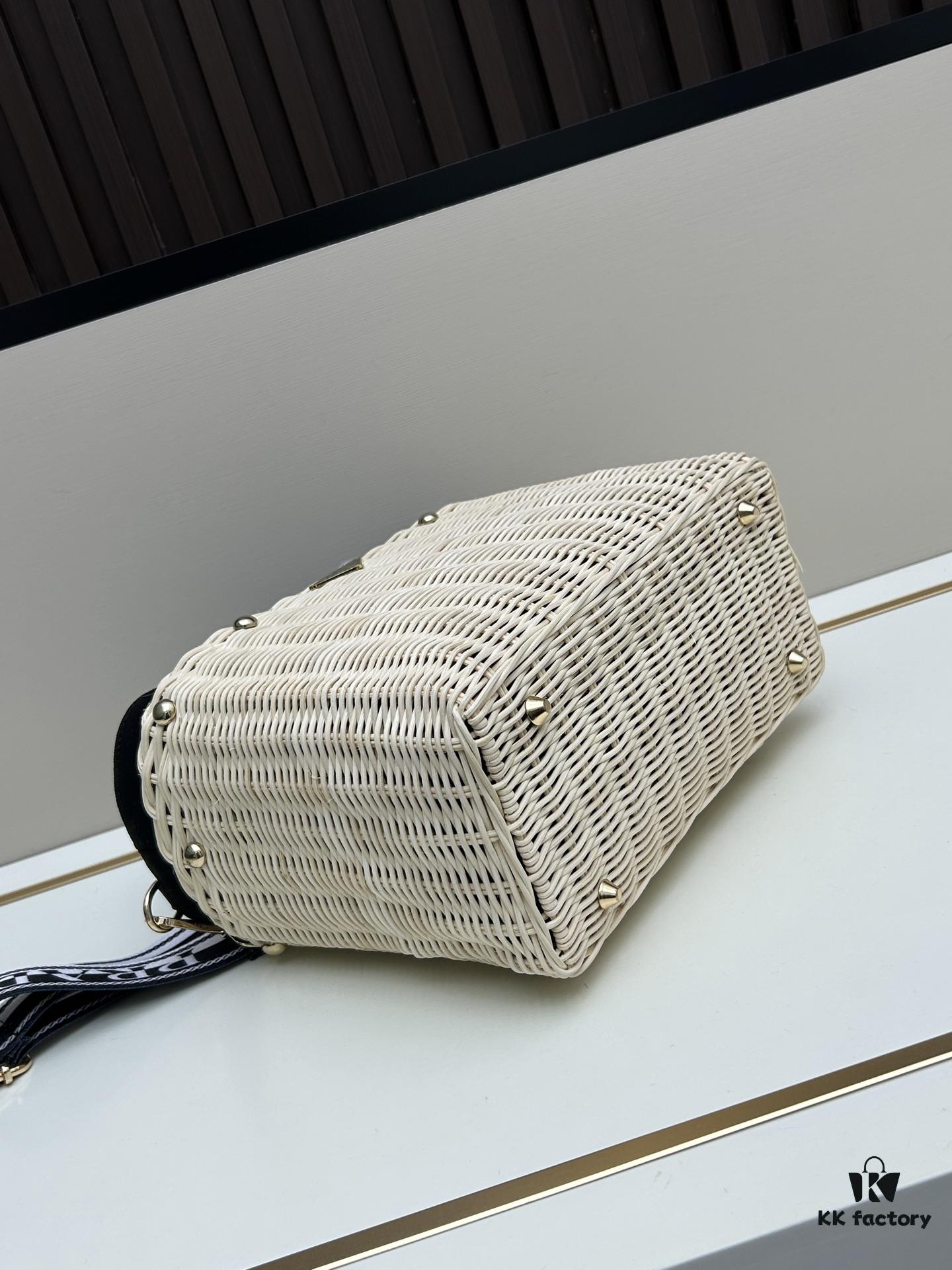 6930b6776e68136f4d9ae03d Prada-inspired Palm Leaf and Leather Woven Tote Bag – Vacation-Ready Fashion, Handheld or Shoulder Carry