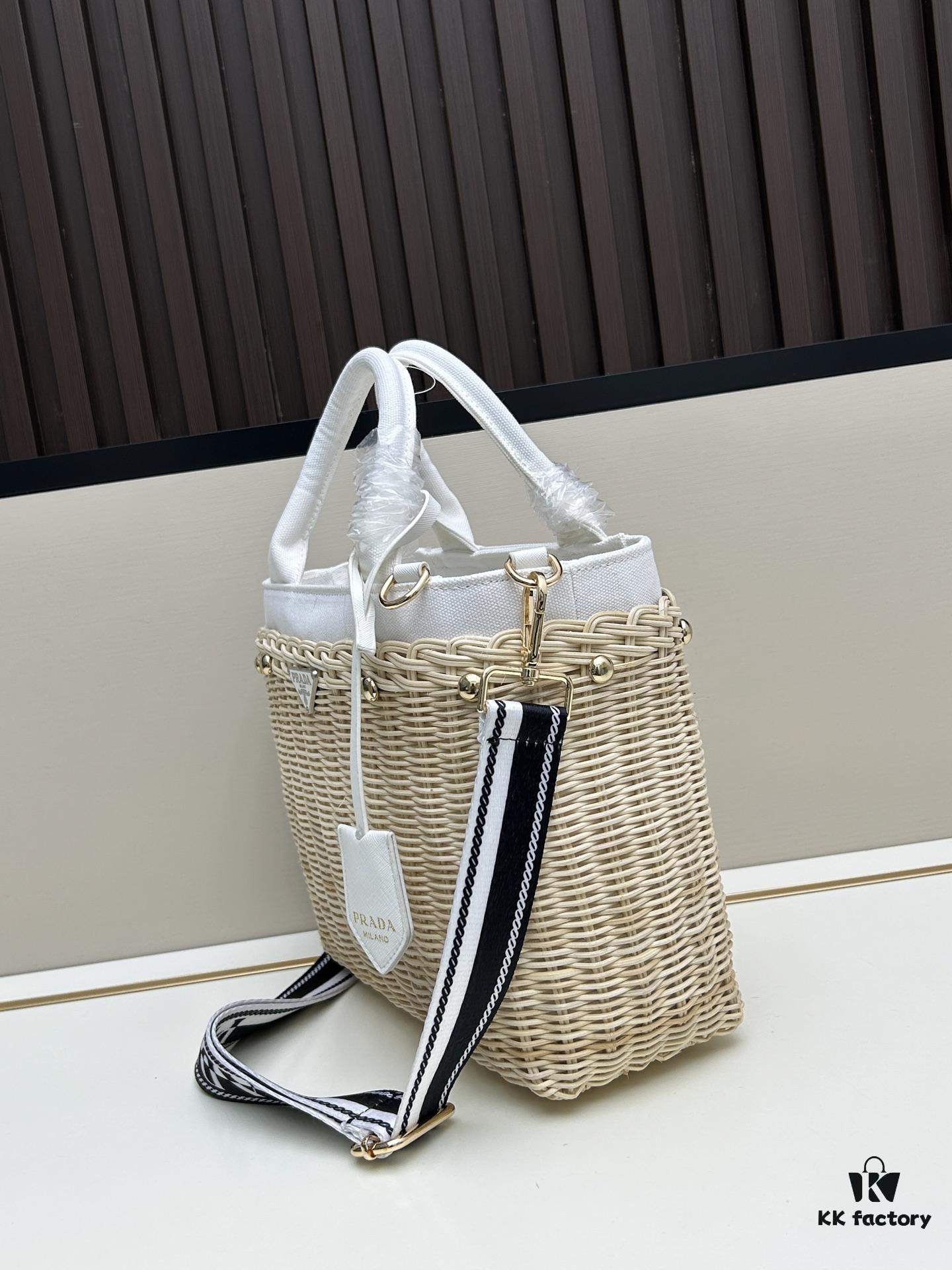 6930b6836e68136f4d9ae050 Prada-Inspired Palm Leaf and Leather Woven Tote Bag – Vacation-Ready Fashion, Handheld or Shoulder Carry