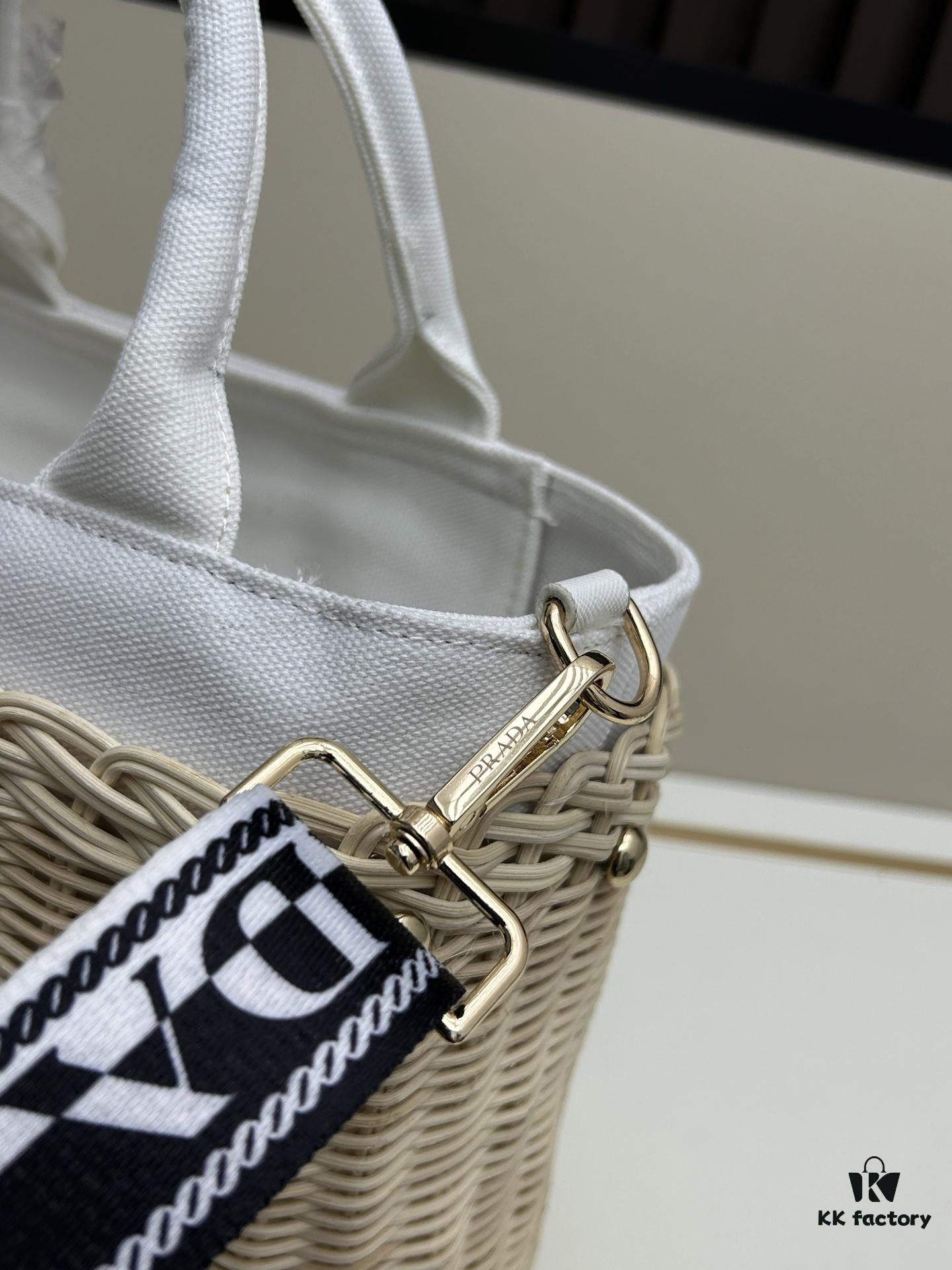 6930b6876e68136f4d9ae056 Prada-Inspired Palm Leaf and Leather Woven Tote Bag – Vacation-Ready Fashion, Handheld or Shoulder Carry