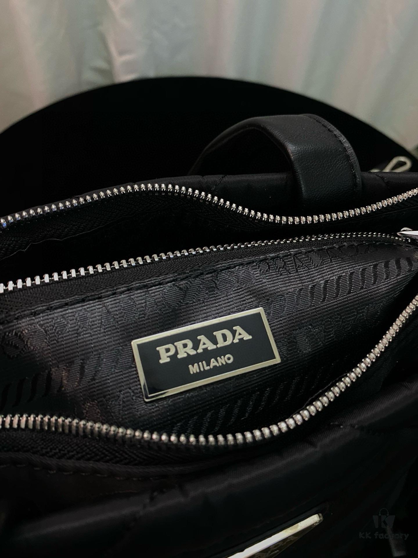 6930b6e36e68136f4d9ae0e6 Prada Prada Parachute Fabric Counter Hot Series with Small Bag Crossbody Bag Multi-functional Unisex Style Popular Among Numerous Celebrities Original Fabric