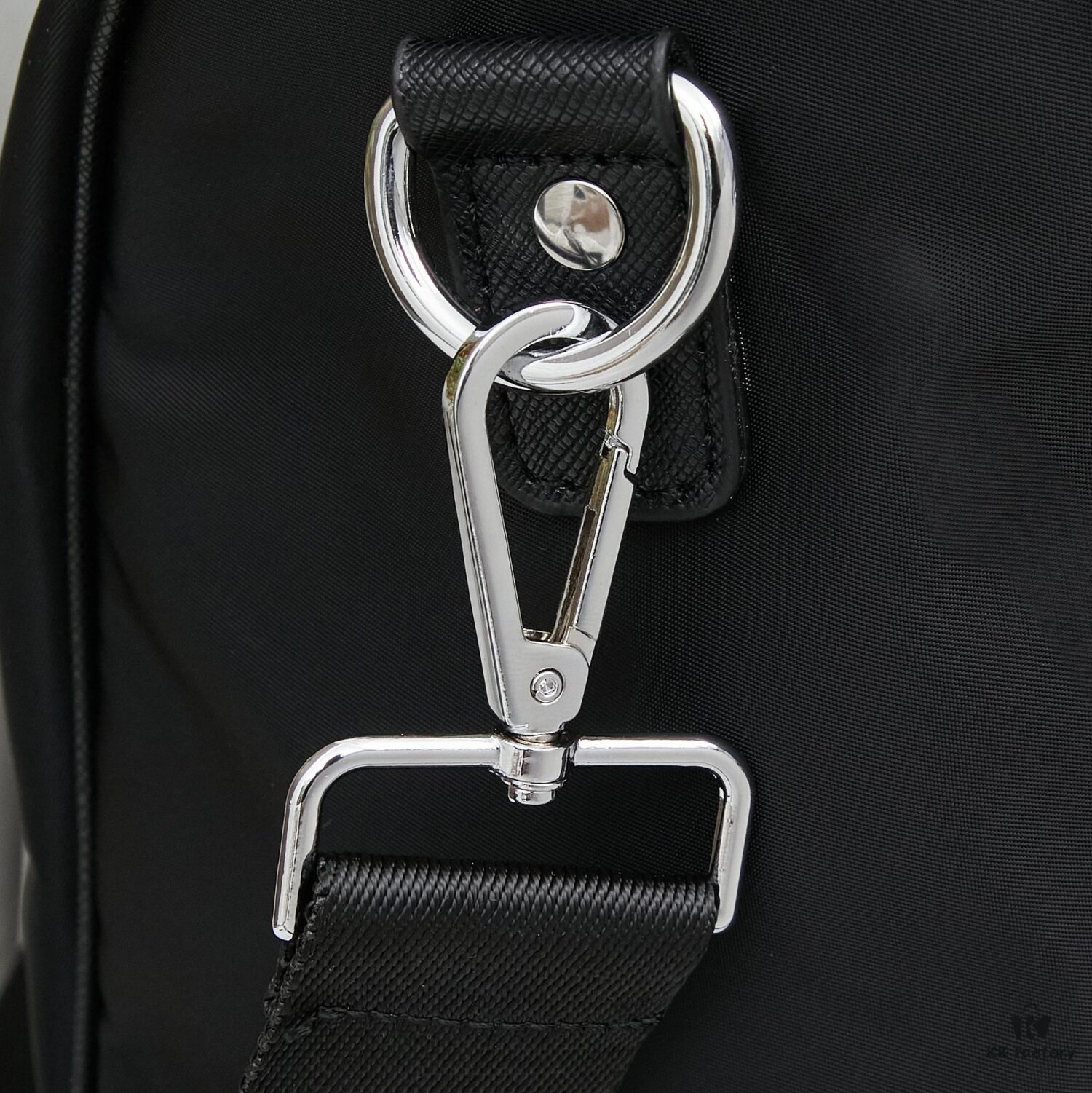 6930b76c6e68136f4d9ae1b7 Prada Travel Bag with Retro American Style, 43 x 25cm Model 23123