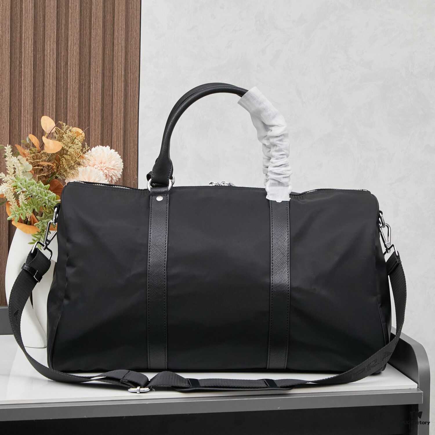 6930b7706e68136f4d9ae1bd Prada Travel Bag with Retro American Style, 43 x 25cm Model 23123
