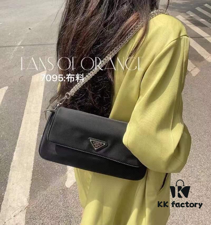 6930b8006e68136f4d9ae2bf New Arrival PRADA Lightweight Fashion Must-Have for Trendsetters