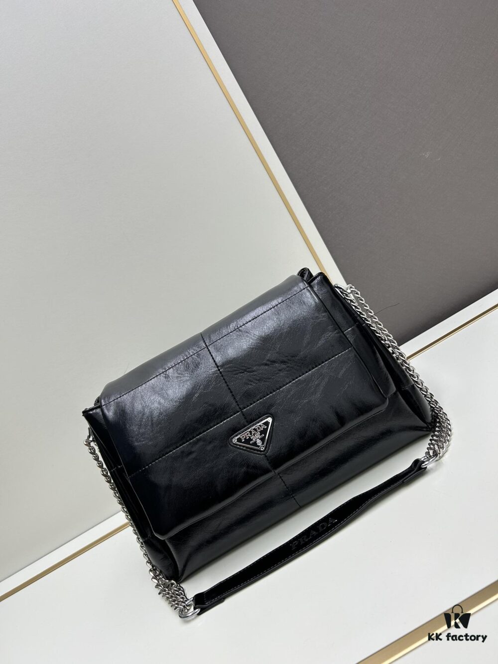 6930b8426e68136f4d9ae337 Prada Re-Edition Shoulder Bag in Black and Silver – Cool Enough to Steal Your Heart!