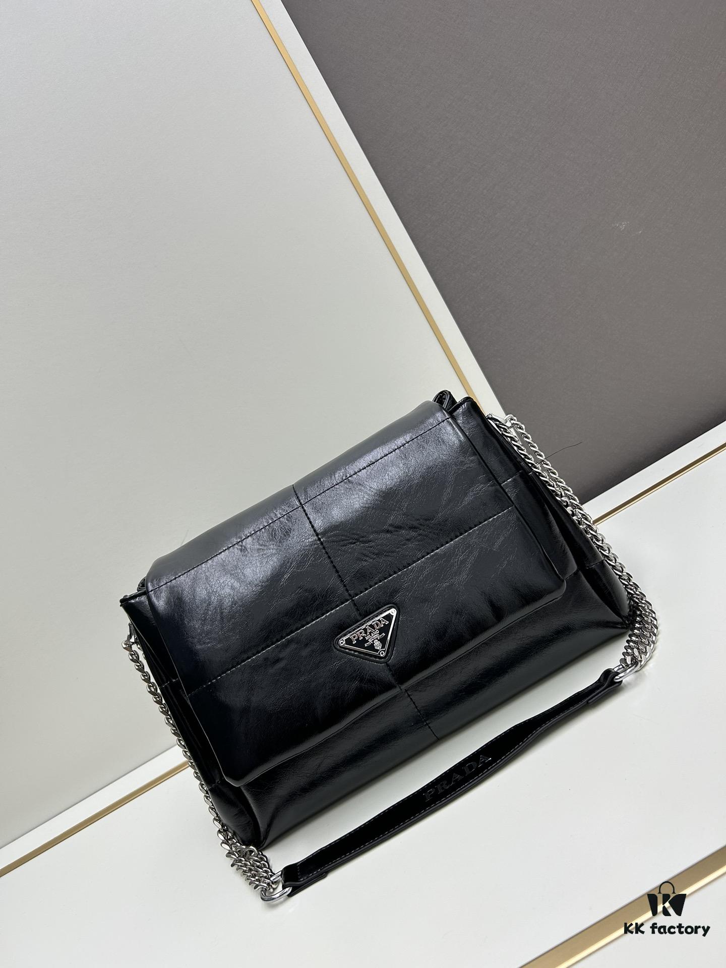 6930b8426e68136f4d9ae337 Prada Re-Edition Shoulder Bag in Black and Silver – Cool Enough to Steal Your Heart!
