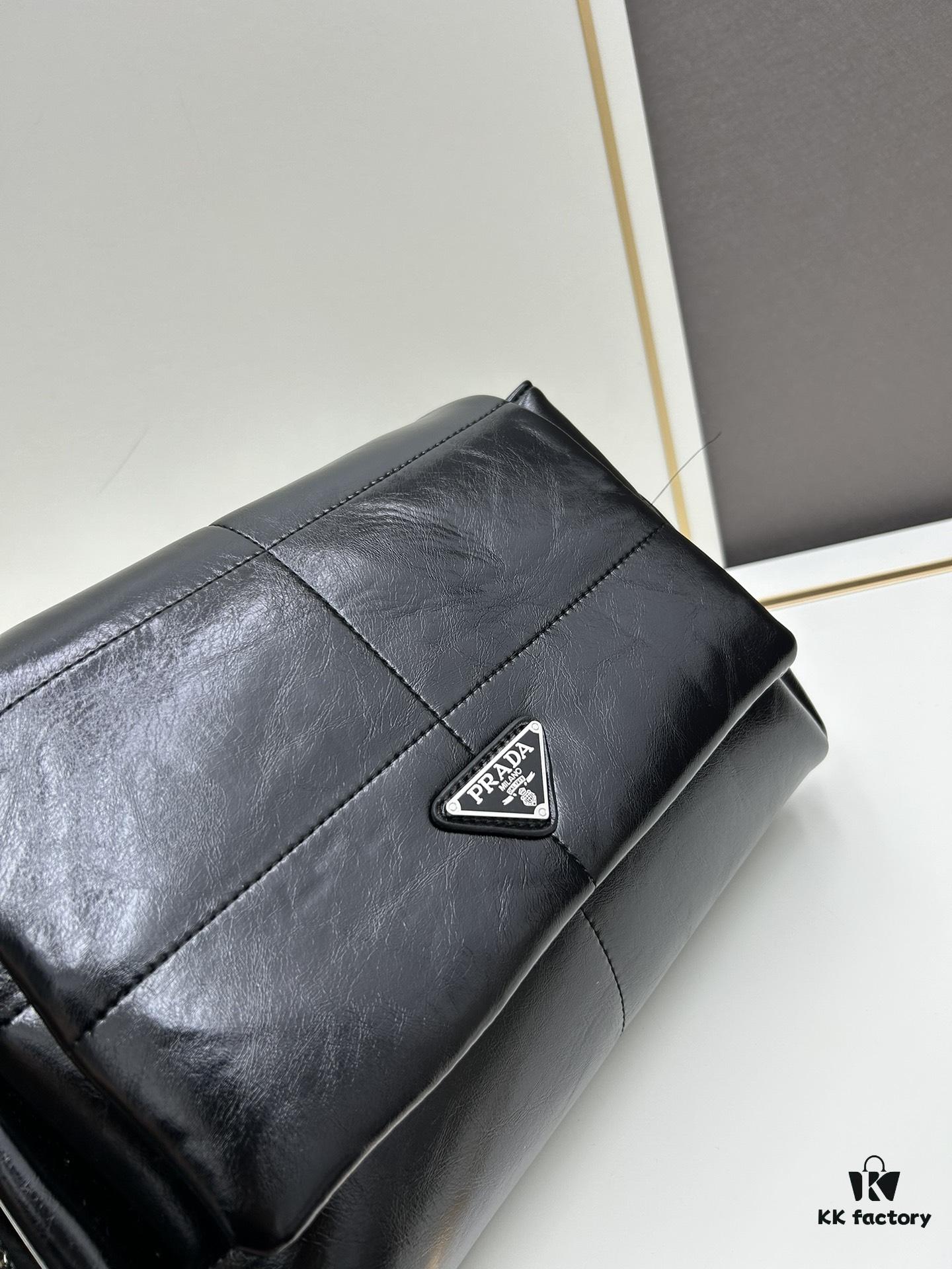 6930b8456e68136f4d9ae33a Prada Re-Edition Shoulder Bag in Black and Silver – Cool Enough to Steal Your Heart!