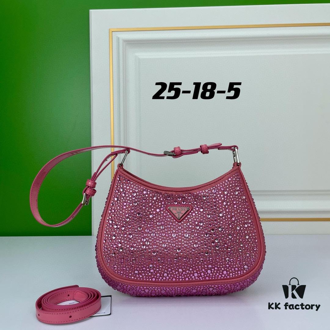 6930b8656e68136f4d9ae372 Box Included, Original Order, Factory Custom Leather ♥️ PRADA Launches New 2022 Spring/Summer Crystal Hobo Handbag, Crafted from Premium Calfskin, Fresh Interpretation by Du Juan, Wen Qi, and Deng Enxi, Lightweight and Stylish, Must-Have for Fashion Enthusiasts