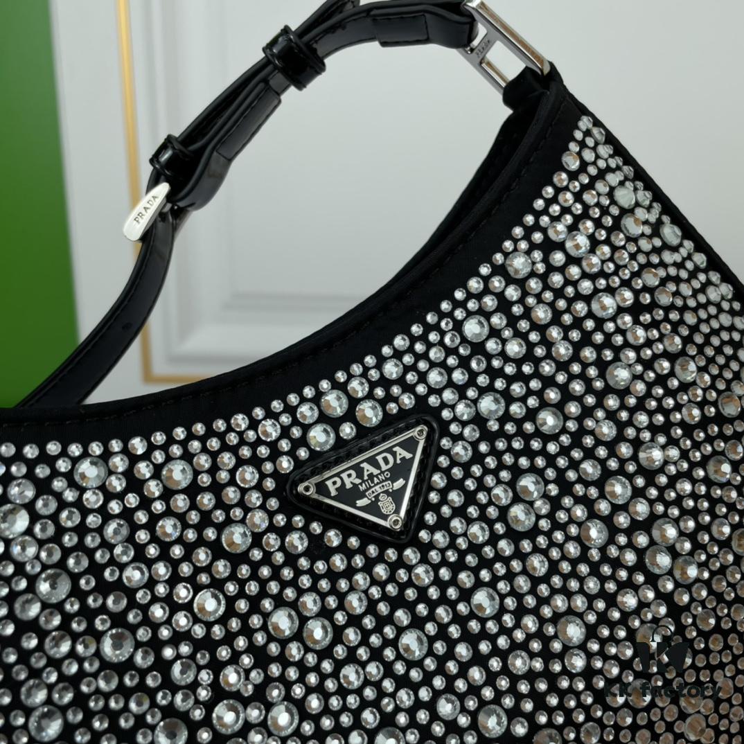 Box Included, Original Order, Factory Custom Leather ♥️ PRADA Launches 2022 Spring/Summer Collection Crystal Hobo Handbag, Premium Calfskin, Inspired by Du Juan, Wen Qi, and Deng Enxi, Lightweight Fashion, Must-Have for Trendsetters