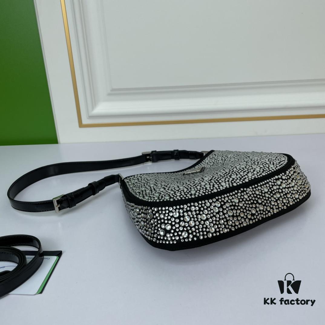 Box Included, Original Order, Factory Custom Leather ♥️ PRADA Launches 2022 Spring/Summer Collection Crystal Hobo Handbag, Premium Calfskin, Inspired by Du Juan, Wen Qi, and Deng Enxi, Lightweight Fashion, Must-Have for Trendsetters