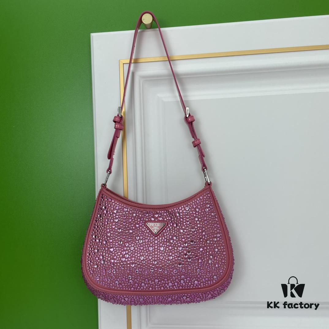 6930b8746e68136f4d9ae390 Box Included, Original Order, Factory Custom Leather ♥️ PRADA Launches New 2022 Spring/Summer Crystal Hobo Handbag, Crafted from Premium Calfskin, Inspired by Du Juan, Wen Qi, and Deng Enxi, Faithfully Reproduced, Lightweight and Stylish, Must-Have for Fashion Enthusiasts