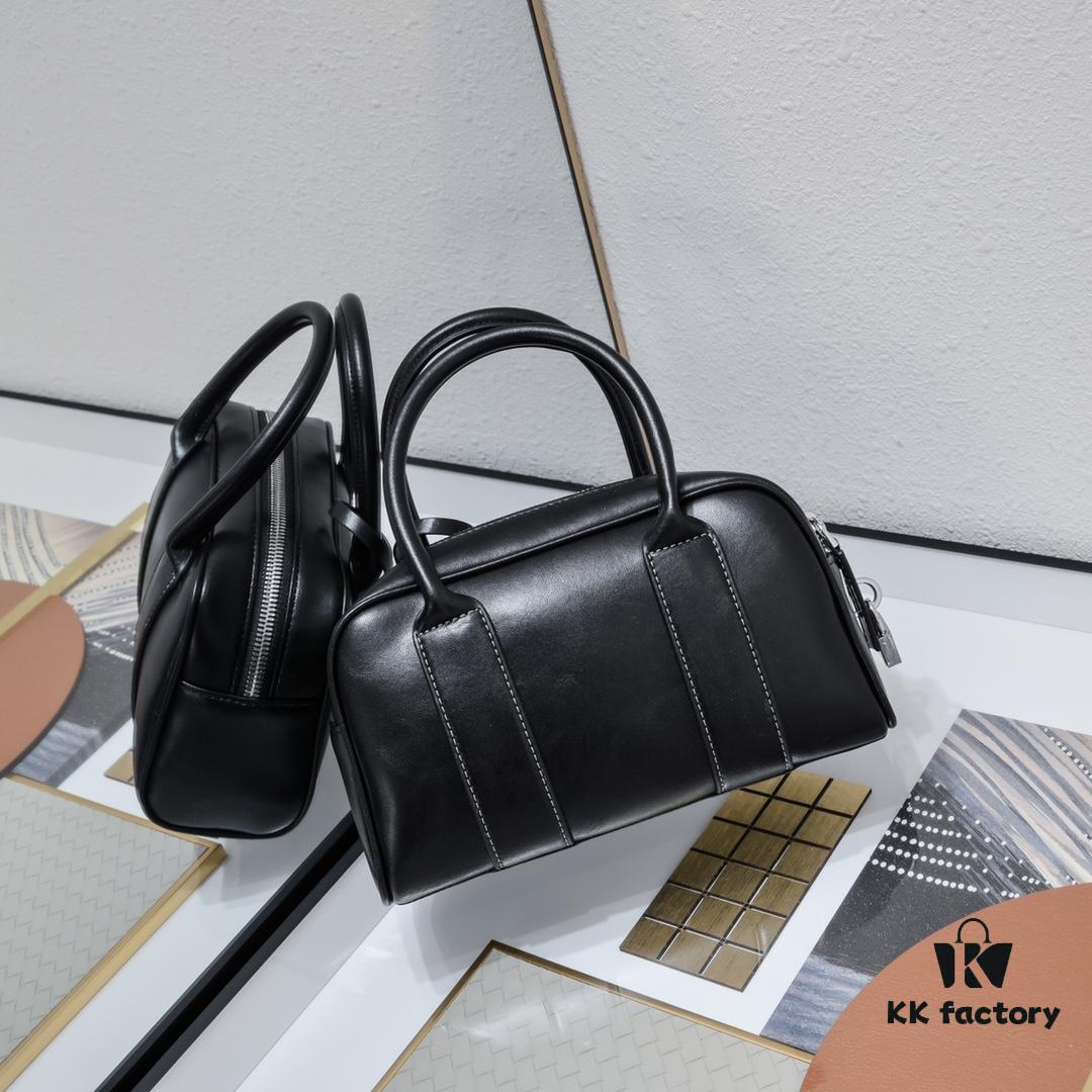6930b8946e68136f4d9ae3ca PRADA 🖤 Ultra Premium Vintage Boston Handbag