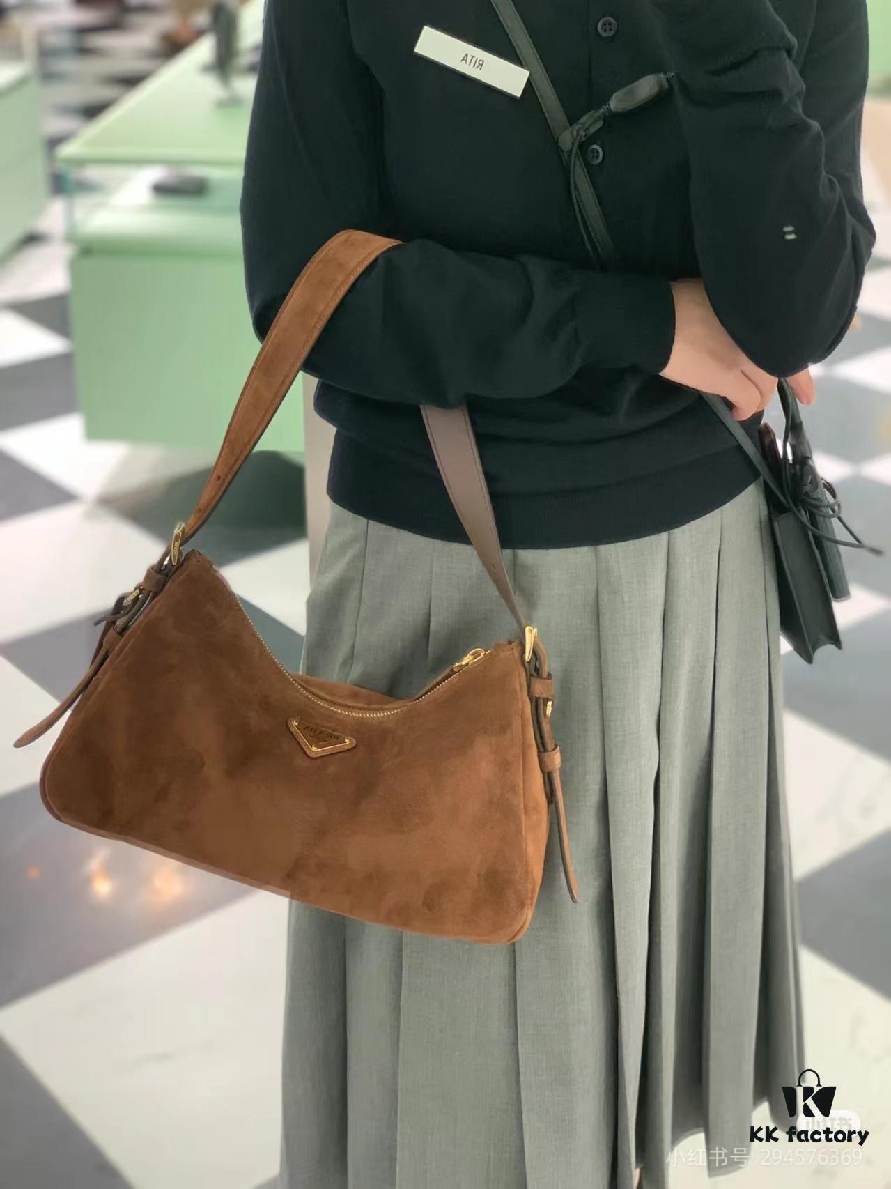 6930b8ee6e68136f4d9ae473 【Authentic Quality + Matching Cabinet Hardware】🌹 (Suede) 🎉 Prada's Latest Handbag 🎉🎉🎉 New Shoulder Bag Inspired by the Hobo Silhouette