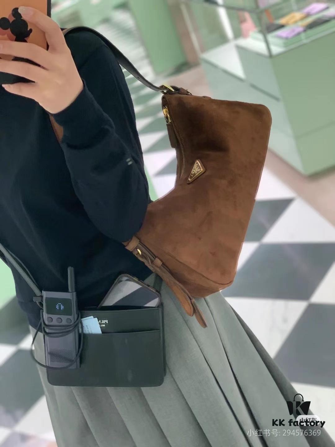 6930b8ef6e68136f4d9ae474 【Authentic Quality + Matching Cabinet Hardware】🌹 (Suede) 🎉 Prada's Latest Handbag 🎉🎉🎉 New Shoulder Bag Inspired by the Hobo Silhouette