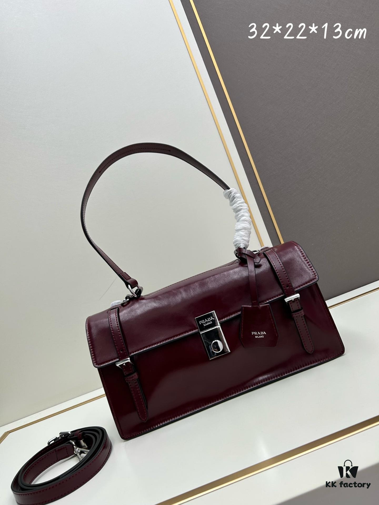 PRADA New Arrival 🎉 (All-Leather Series) [Original Order Quality with Matching Store Hardware] Full-Grain Waxed Cowhide