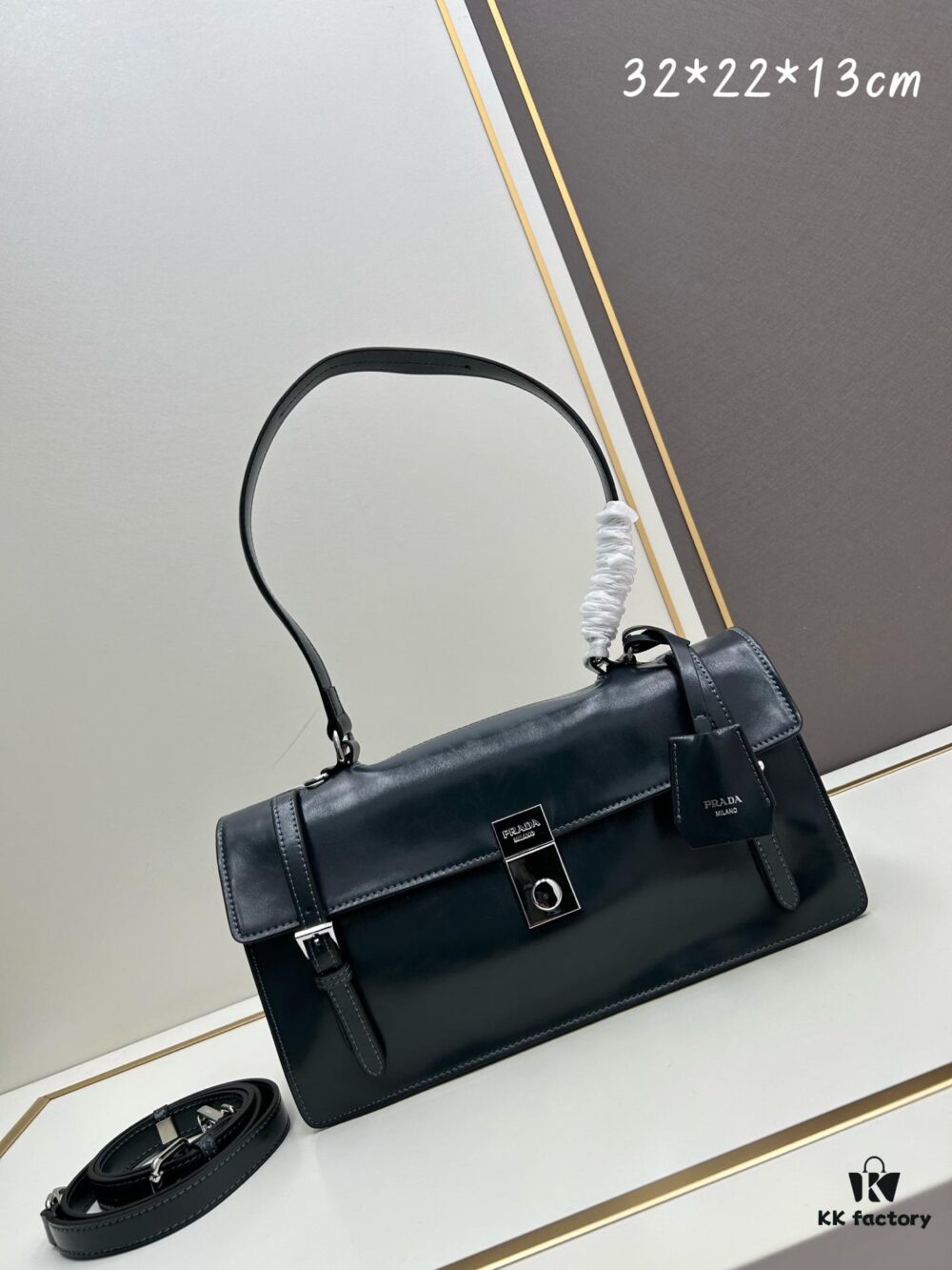 PRADA Counter New Arrival 🎉 (All-Leather Series) [Original Order Quality with Matched Counter Hardware] Full-Grain Wax Oil Calfskin