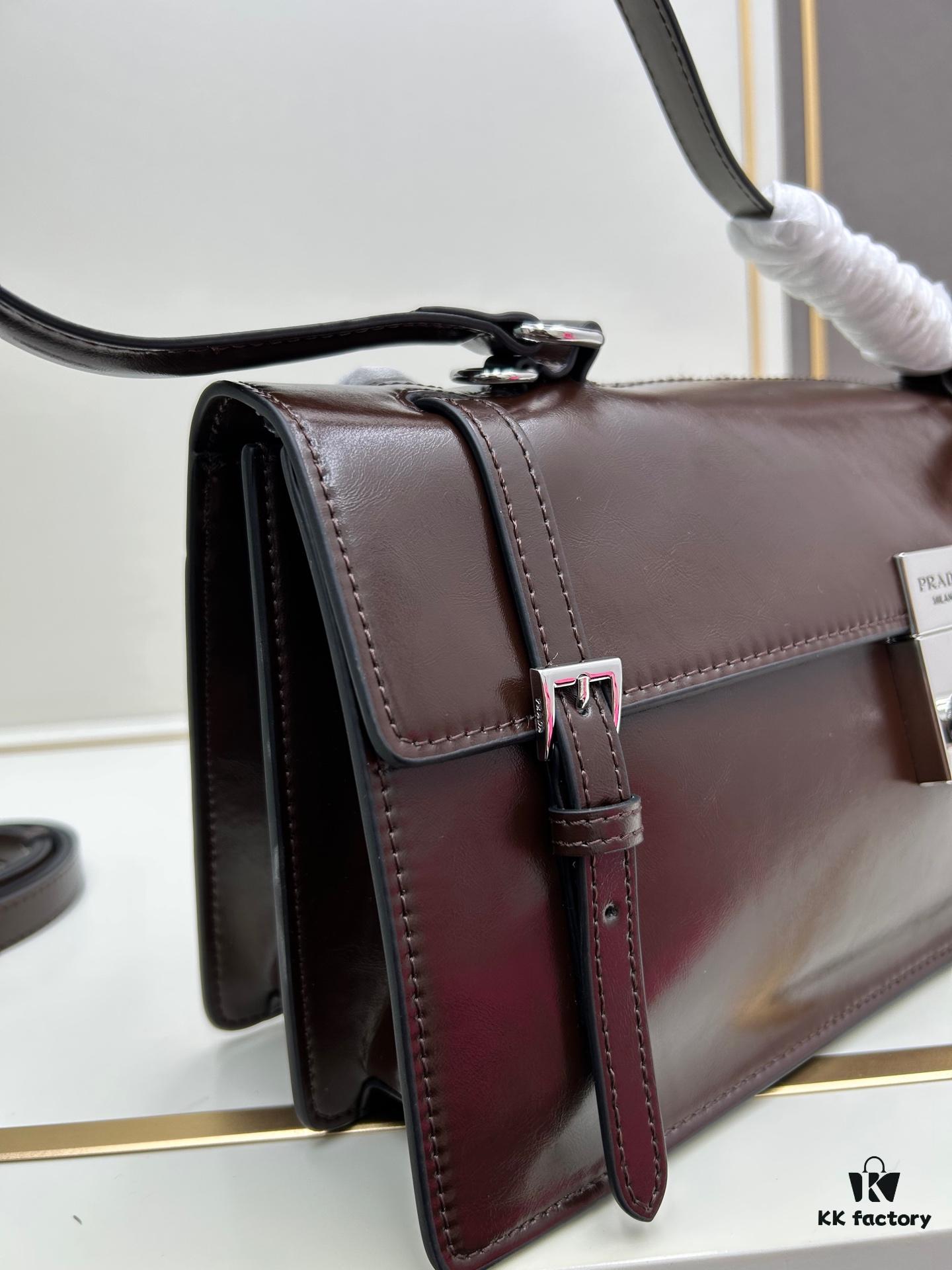 PRADA Counter New Arrival 🎉 (All-Leather Series) [Original Order Quality with Matched Hardware] Full-Grain Wax Oil Cowhide