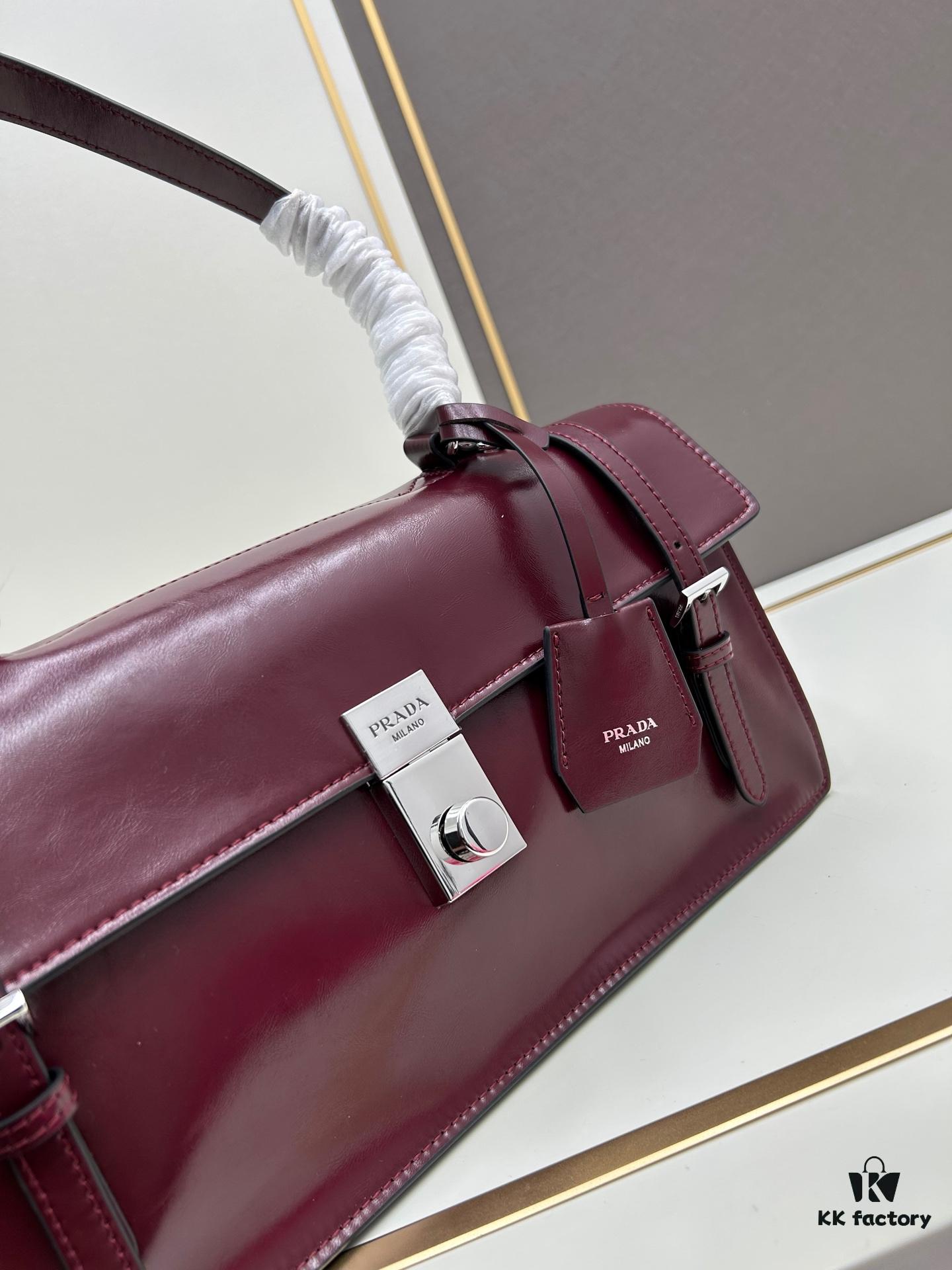 PRADA New Arrival 🎉 (All-Leather Series) [Original Order Quality with Matching Store Hardware] Full-Grain Waxed Cowhide