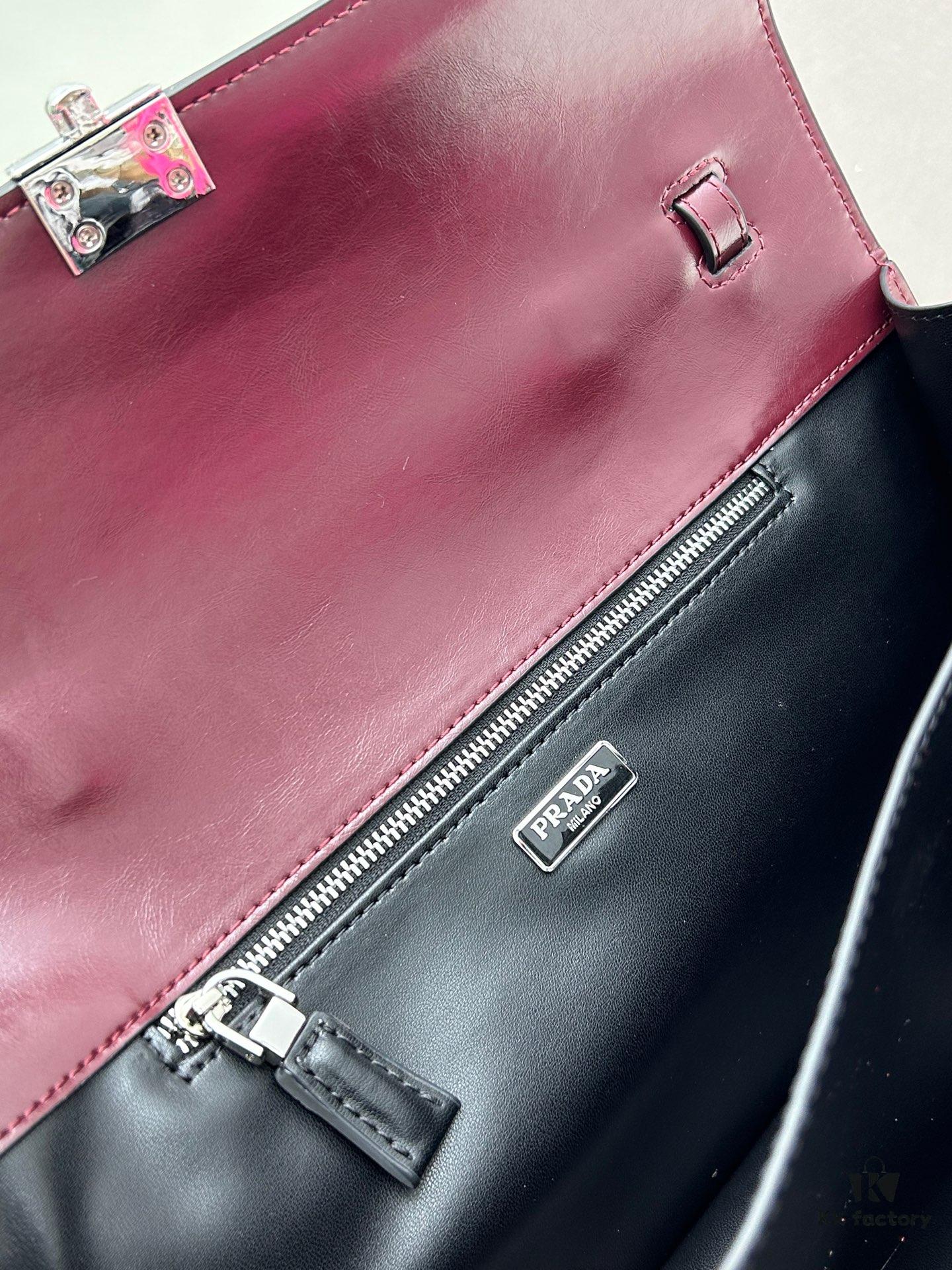 PRADA New Arrival 🎉 (All-Leather Series) [Original Order Quality with Matching Store Hardware] Full-Grain Waxed Cowhide