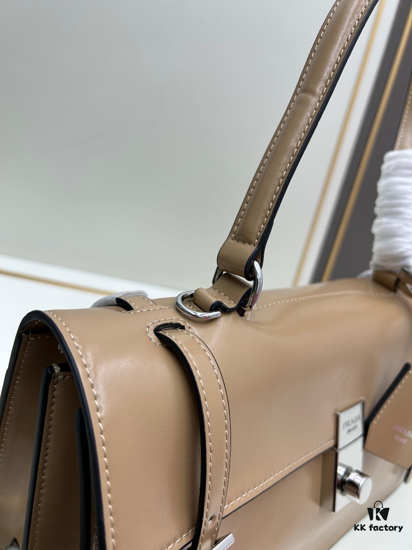 PRADA Counter New Arrival 🎉 (All-Leather Series) [Original Order Quality with Matching Counter Hardware] Full-Grain Oil-Waxed Calfskin