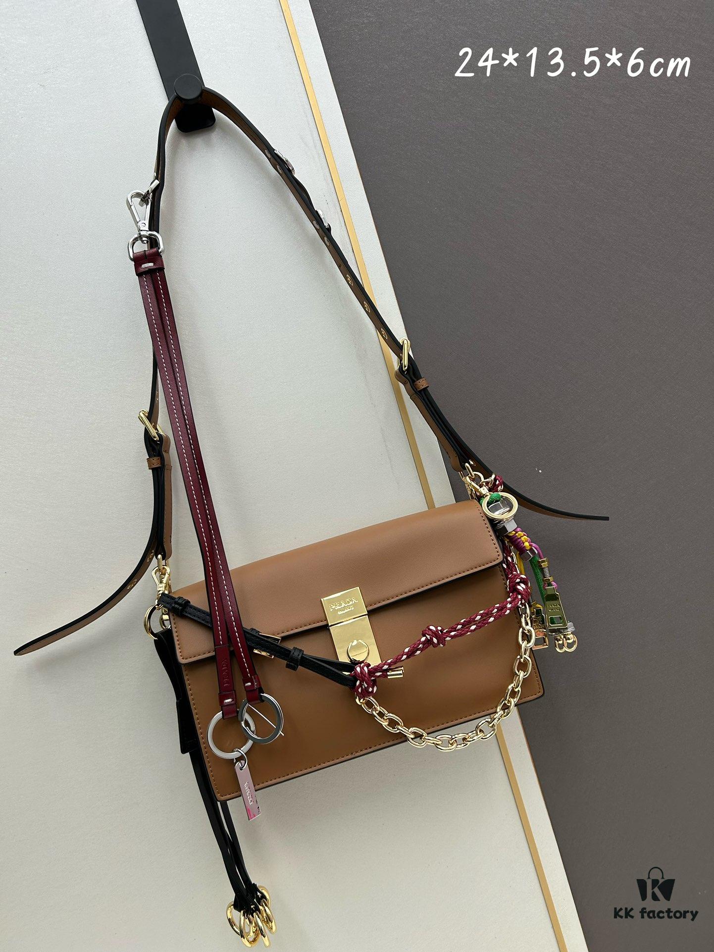 Small PRADA Counter with Gift Box, Celebrity Same Style 🎉 First Layer Cowhide [Original Quality + Matching Counter Hardware]