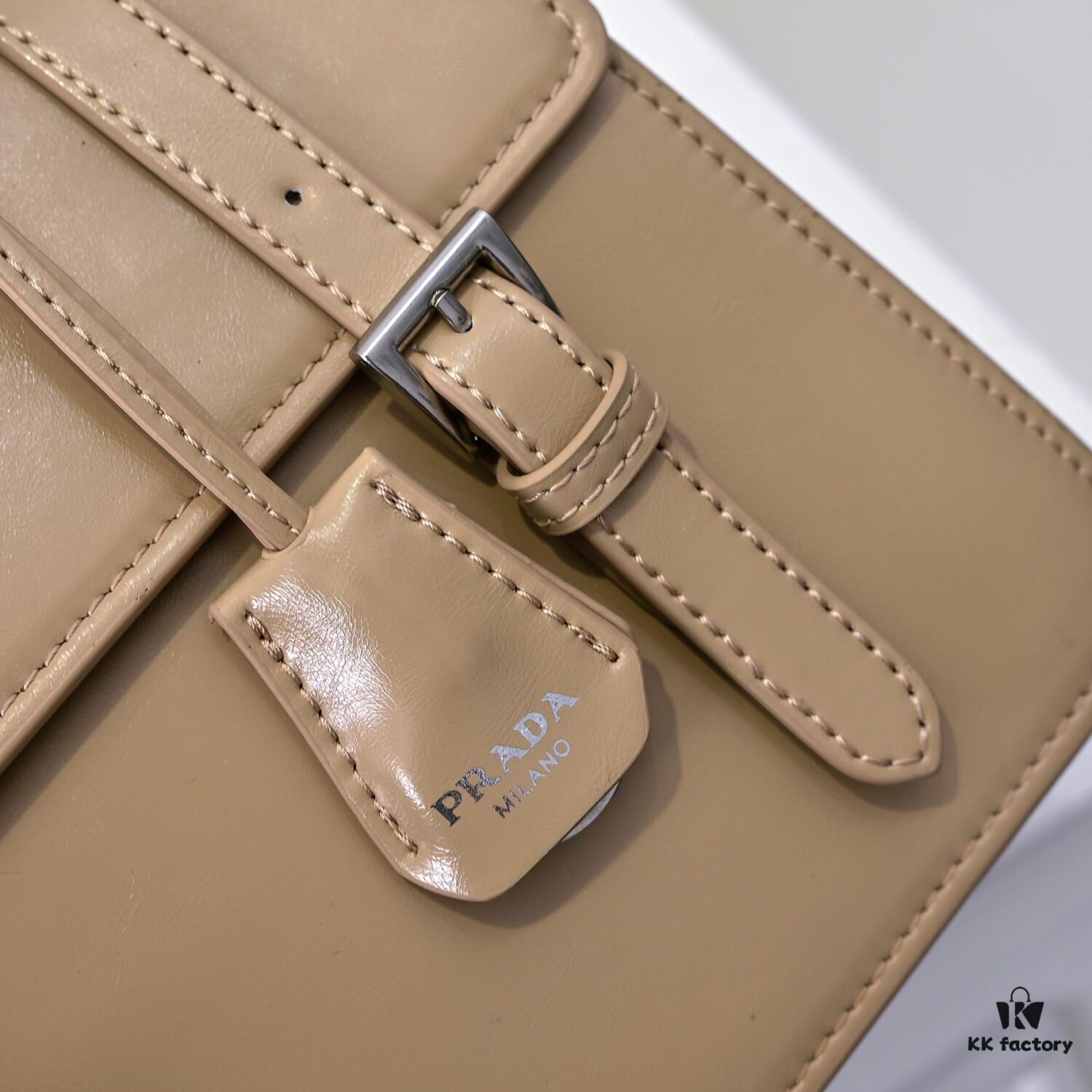 ✨New Launch✨ 2025 PRADA Pre-Spring Soft Sound Handbag in Suede Oil Wax Leather