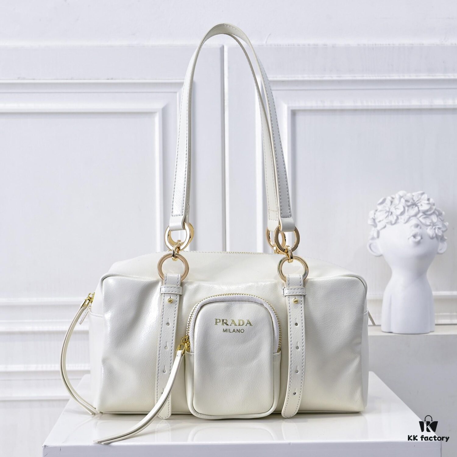 6930ba976e68136f4d9ae72a PRADA 2025 Spring New Arrival Oil-Waxed Leather Tote Bag