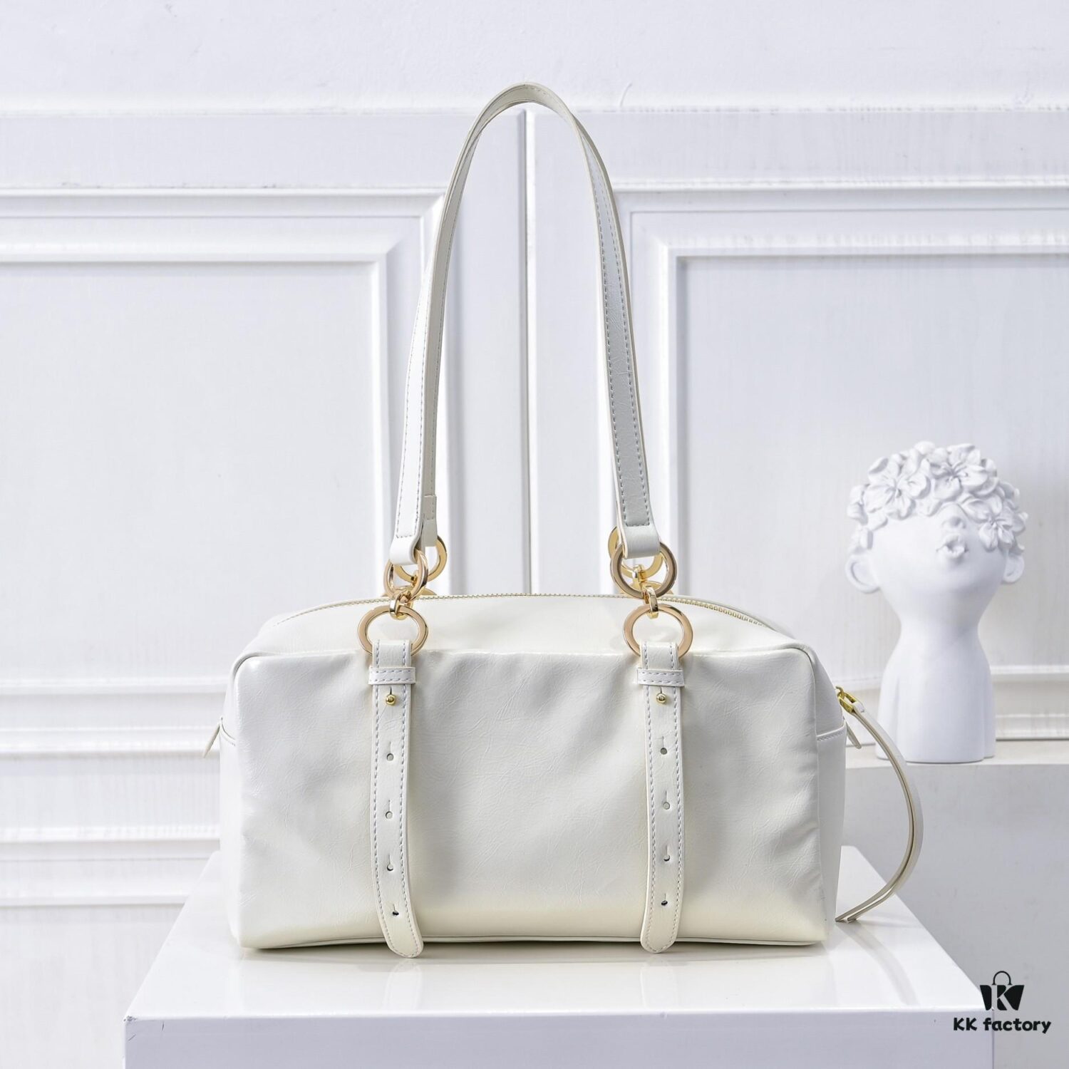 6930ba996e68136f4d9ae72c PRADA 2025 Spring New Arrival Oil-Waxed Leather Tote Bag