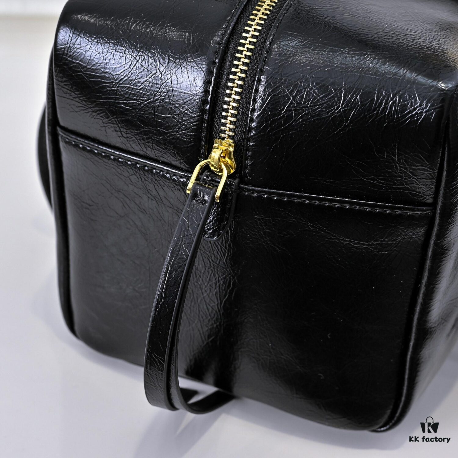 6930ba9e6e68136f4d9ae733 PRADA 2025 Spring New Arrival Oil-Waxed Leather Tote Bag