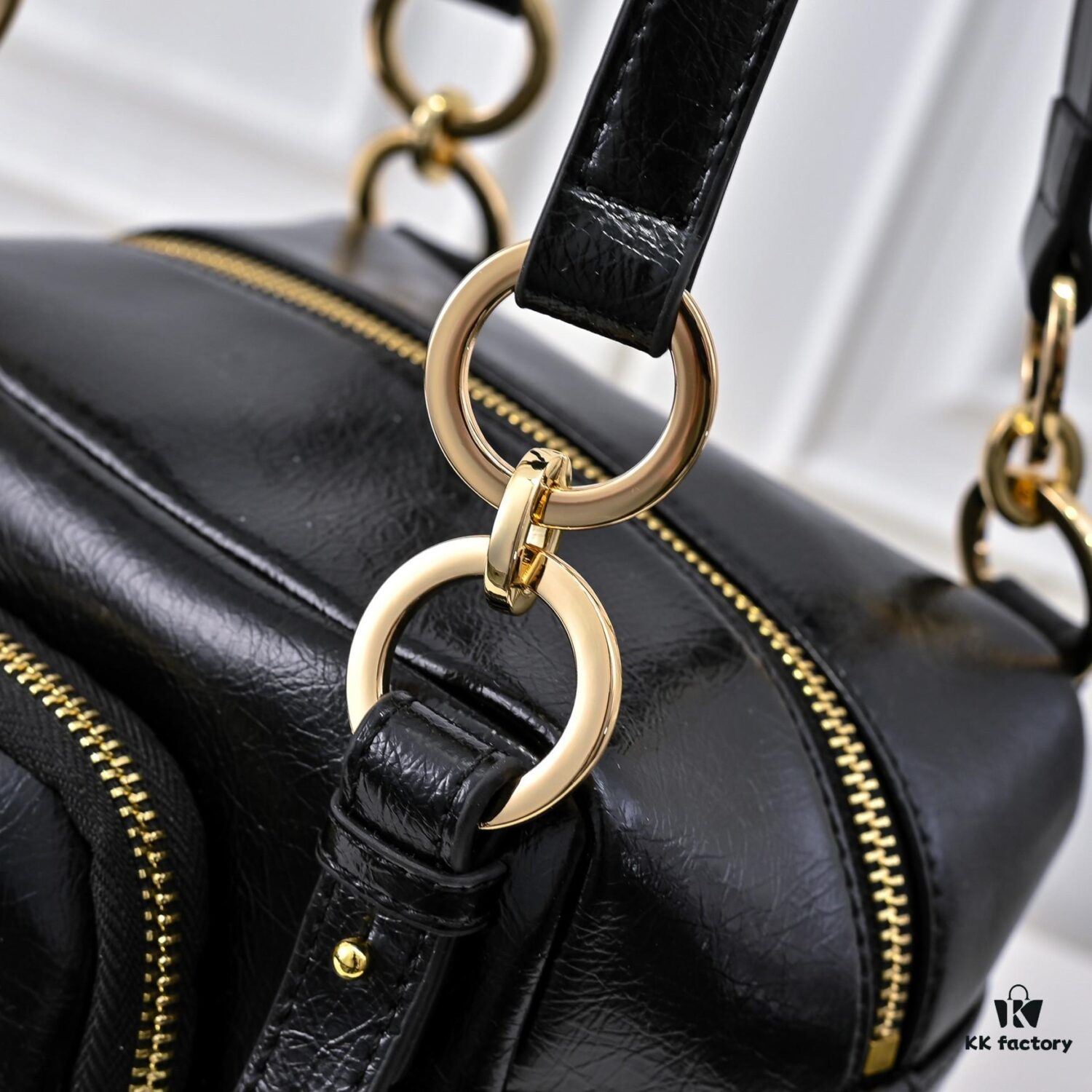 6930baa16e68136f4d9ae739 PRADA 2025 Spring New Arrival Waxed Leather Tote Bag