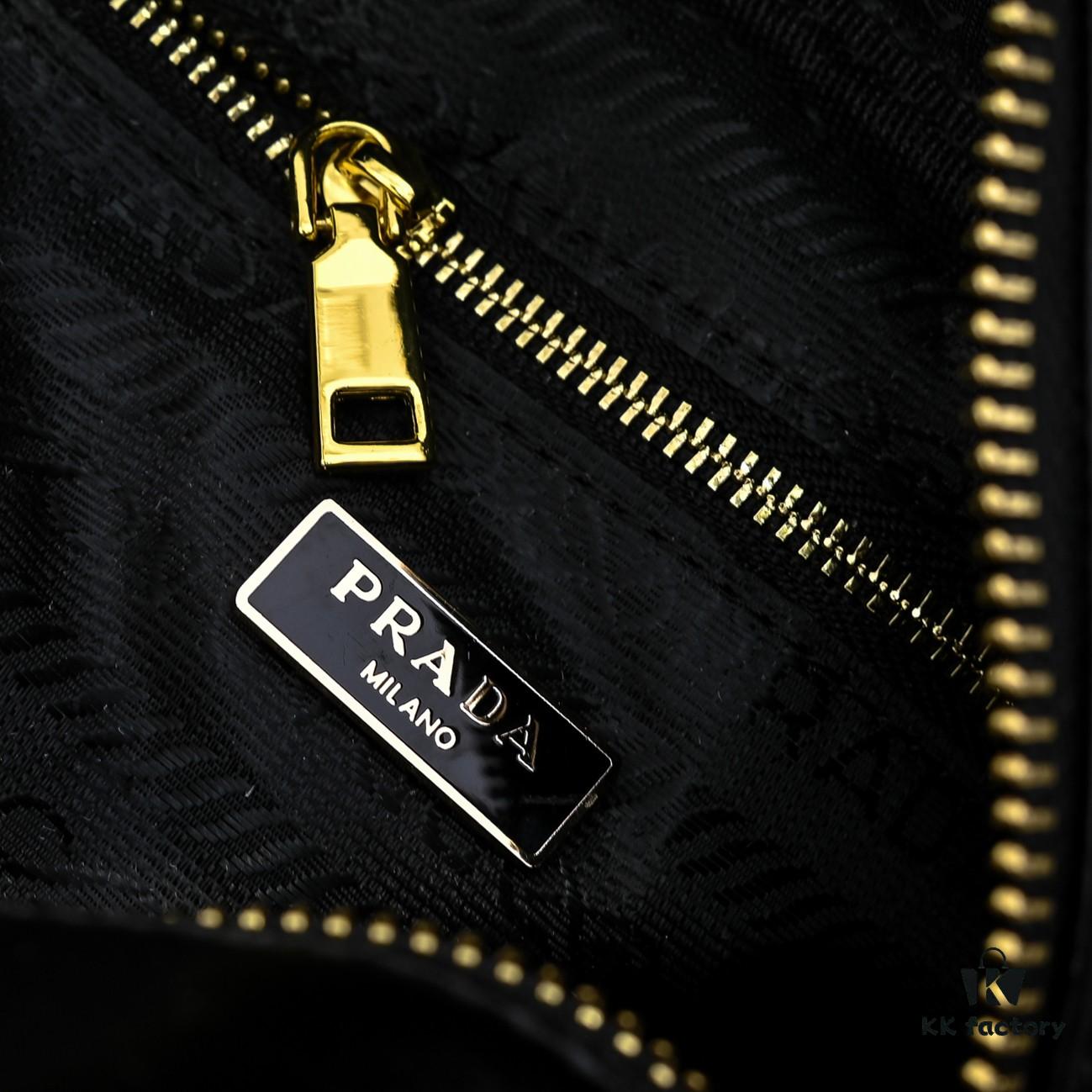6930baa36e68136f4d9ae73a PRADA 2025 Spring New Arrival Waxed Leather Tote Bag