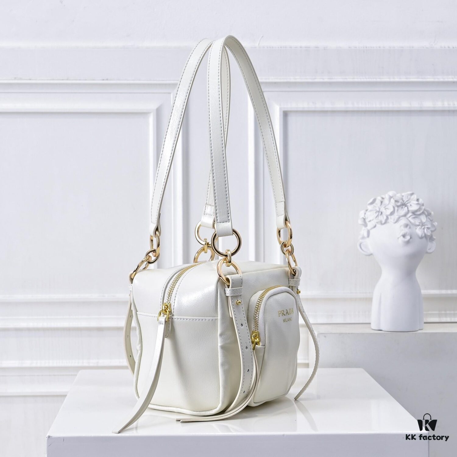 6930baa46e68136f4d9ae73c PRADA 2025 Spring New Arrival Waxed Leather Tote Bag