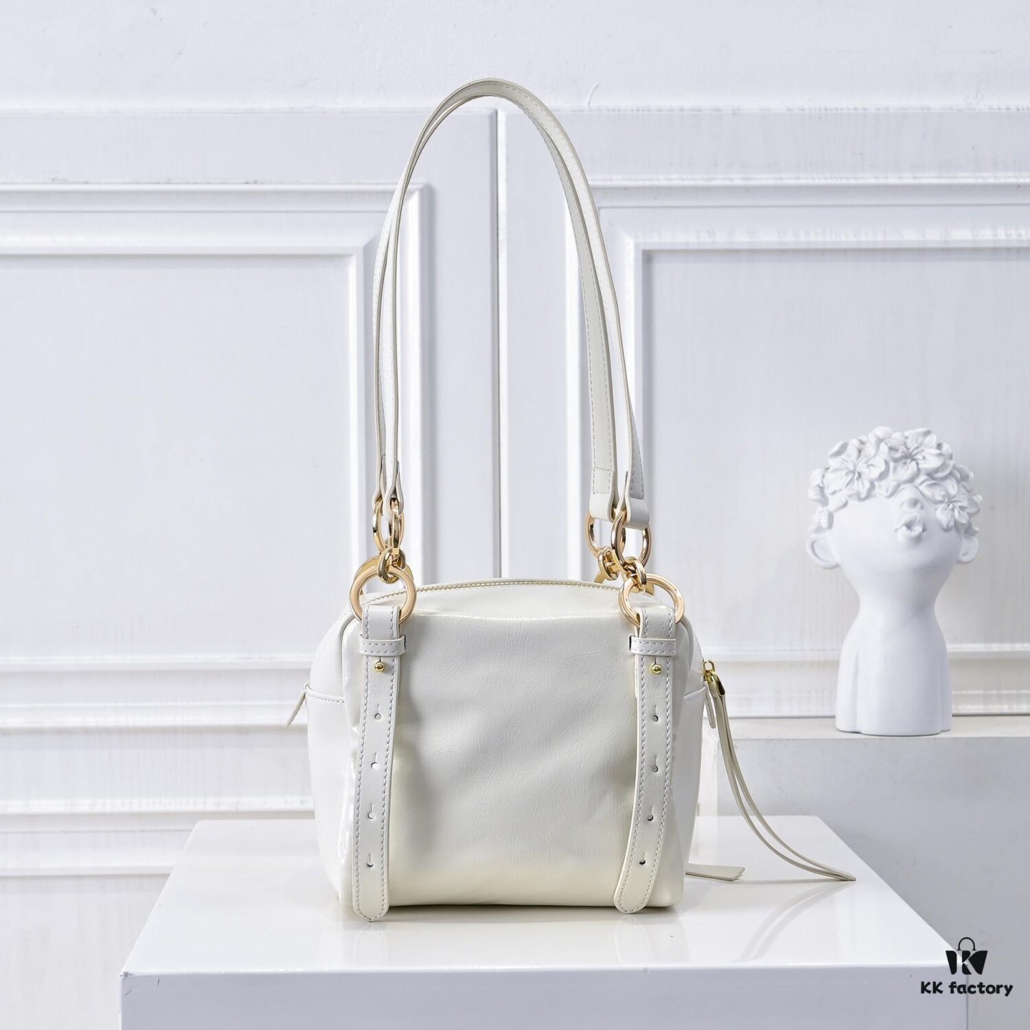 6930baa66e68136f4d9ae740 PRADA 2025 Spring New Arrival Waxed Leather Tote Bag