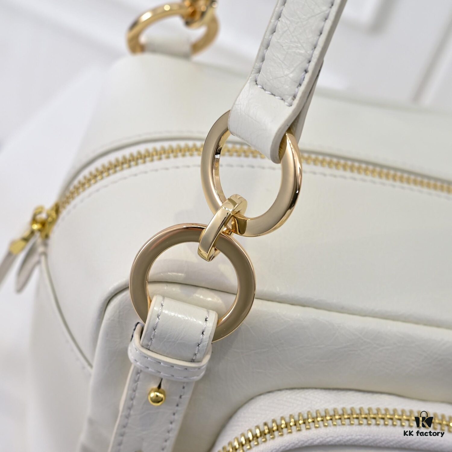 6930baa76e68136f4d9ae742 PRADA 2025 Spring New Arrival Waxed Leather Tote Bag